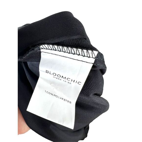 NEW Bloomchic Laser Cut Short Flutter Sleeve Black Top 2X - Picture 6 of 7